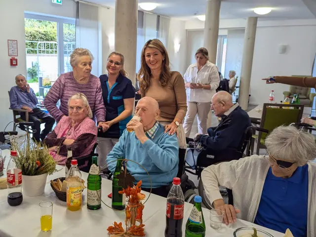 Starke Gemeinschaft zwischen Bewohnern und dem Team des Seniorenhauses